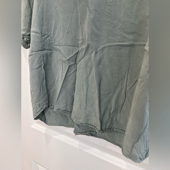 Forever 21 Blue Short Sleeve Top Size Medium - Picture 6 of 9